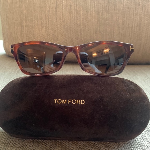 Tom Ford Accessories - Tom Ford Women’s sunglasses.  Tortoise shell with gold accent.